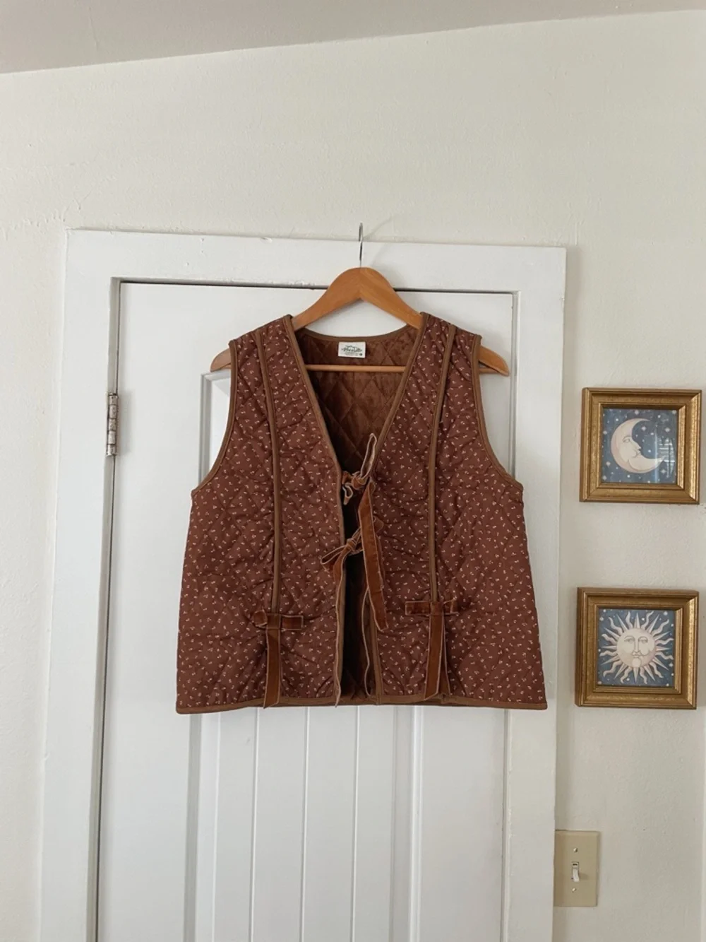 Boutique Quilted Brown Tie-Front Vest Size L Velvet Casual Boho Cottagecore - Picture 3 of 8